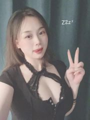 大胸肉感小姐姐