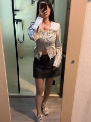 热辣制服妹子